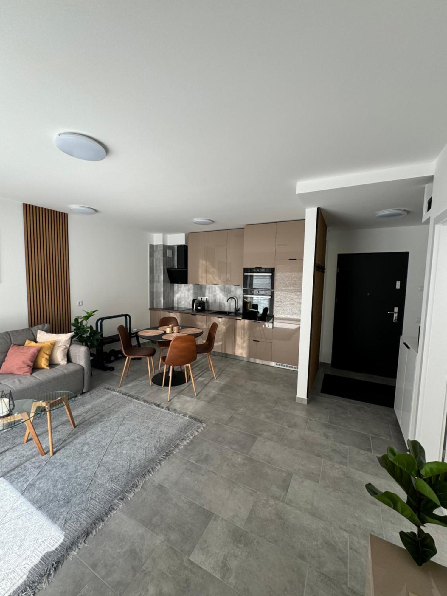 Hello 5C Apartman - Pecs Bagian luar foto