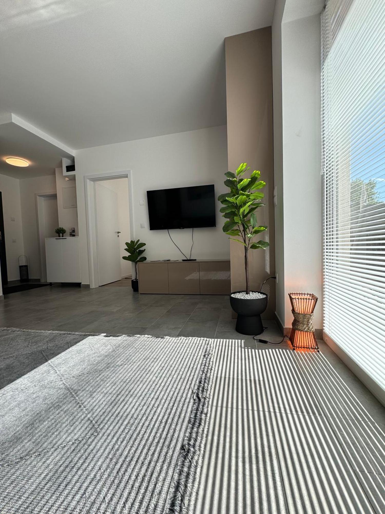 Hello 5C Apartman - Pecs Bagian luar foto